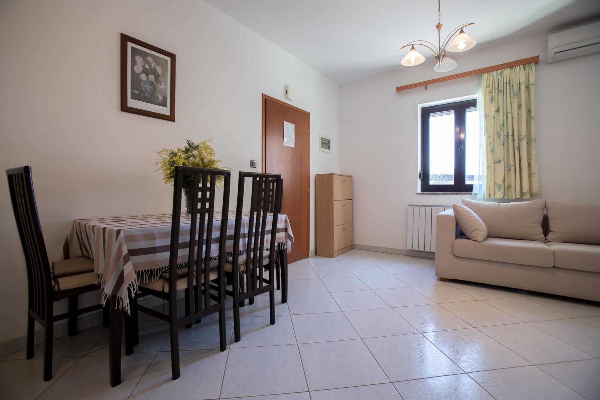 Apartments Villa Mara Rovinj Exterior photo