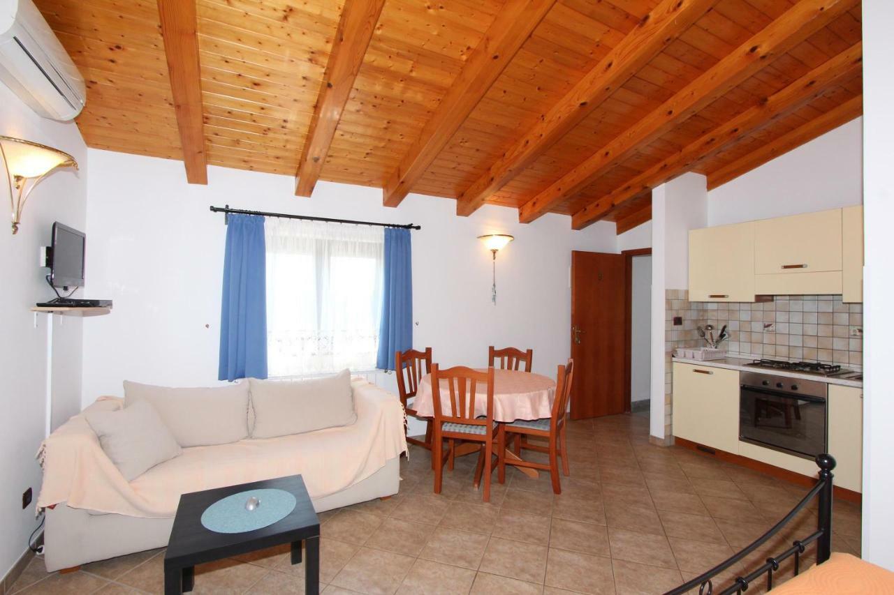 Apartments Villa Mara Rovinj Exterior photo